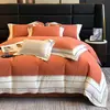 Clase de Lujo Ligero Ropa de Cama 100% Algodón de Fibra Larga Cepillado Bordado Juego de Cuatro Piezas Funda de Edredón Súper Suave Engrosada Cama Algodón Puro