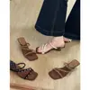 Sandalias de cuña de lunares estilo francés Chuyuji para mujer, calzado de verano para exteriores, nuevos zapatos de tacón alto 2026, sandalias cómodas