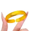 Pulseira de Anel Liso para Costas de Peixe-Lama de Pneu Antigo Banhada a Ouro para Mulheres, Moda de Luxo Leve Pulseira Larga de Ouro Fosco com Uma Cor por Dentro e por Fora