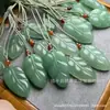 Colgante de Hoja de Aventurina Natural de la Fábrica Origen, Ramas Doradas y Hojas de Jade, Colgante de Jade para Hombres y Mujeres, Joyería para el Cuello 1688 Venta al por Mayor