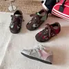 Zapatillas de otoño nuevas estilo vintage para niñas, con velcro antideslizante, suela blanda, zapatillas de entrenamiento alemanas, zapatos casuales para niños, zapatos para niños