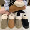 Botas de neve femininas para inverno 2026, modelo novo, com sola grossa, forradas de pelúcia, espessadas, tamancos quentes fáceis de calçar, sapatos baixos de algodão