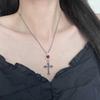 Collar de lujo ligero con cruz de amor incrustada en diamantes, de doble capa, apilado en la clavícula, de estilo europeo y americano, de alta gama y exquisito.