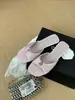 Sandalias Retro First Encounter Season con Punta Abierta y Hebilla Metálica para Mujer, Nuevo Estilo Verano 2026, Tacón de Cuña, Punta Cuadrada, Fruncidos, Elegantes