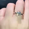 Anillo de diamantes de simulación de alta gama de seis garras para mujer, anillo de compromiso de moissanita para parejas, moda simple, anillo de boda al por mayor
