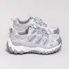 Tênis esportivos femininos super populares, novo modelo outono 2026, sapatos de trilha versáteis em malha respirável, tênis estilo pai coreano mais vendidos