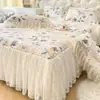 Faldón de Cama Acolchado Estilo Coreano Pieza Única Cepillado Estampado Engrosado Cubrecama Juego de Tres Piezas Cubierta Protectora de Polvo para Colchón Universal Todas las Estaciones