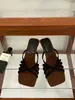 Sandalias Doradas de Tacón Alto Estilo Hada Francesa Chuyuji para Mujer, Nuevo Modelo Verano 2026, Adecuadas para Usar con Faldas, con Diseño de Tacón Único