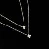 Collar Delgado Pequeño de Trébol de Cuatro Hojas de la Suerte, Nicho de Lujo Ligero con un Toque de Alta Gama, Cadena para la Clavícula, Accesorio Versátil y Exquisito