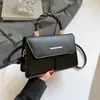 Bolsa Feminina de Alto Aparato Verão 2025 Novo Estilo Simples Casual Bolsa Transversal de Alto Valor Versátil Elegante Pequena Quadrada