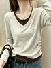 Camiseta feminina de manga longa, algodão puro, gola V, ombro normal, design de peça dupla falsa, elegante, acinturada, slim fit, cor damasco, outono