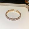 Pulsera abierta de alta calidad con incrustaciones de diamantes esmeralda, pulsera de diseño nicho, pulsera elegante y de moda para combinar con todo de Corea del Sur