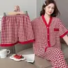 Conjunto de Três Peças Novo Verão Calça de Manga Curta Estilo Popular na Internet Luxo Leve de Alta Qualidade Solto Para Usar Fora de Casa Roupas de Casa Pijama para Mulheres