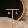 Aretes de perlas estilo retro francés estilo Hong Kong aretes geométricos redondos simples plisados aretes de lujo ligero de alta gama estilo Chanel