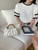 Bolsa de Mão Nuvem para Mulheres 2026 Estilo Japonês Nova Bolsa Transversal Plissada Cor Branco Pérola Elegante e da Moda para Mulheres