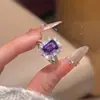 Anillo abierto de nuevo estilo, inspirado en Chanel, con gema simulada de topacio corte esmeralda rectangular y diamantes amarillos, venta al por mayor para mujeres