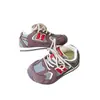 Zapatillas para niños 2025 verano nuevas Zapatillas de entrenamiento alemanas para niñas transpirables versátiles zapatos casuales para niños zapatillas versátiles