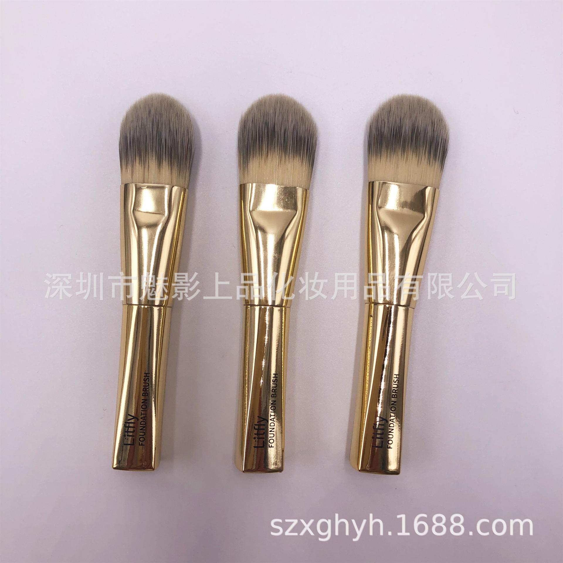 雅诗兰黛粉底刷丽塔芙9_副本.jpg