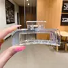 Pinza Geométrica Simple para el Cabello, Pinza de Moda para la Parte Trasera de la Cabeza, Pinza Femenina de Color Café, Accesorio para el Cabello de Pinza de Tiburón de Alta Gama y Exquisito