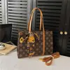 Bolso de Mano de Lujo Ligero para Presbicia Bolso de Hombro para Mujer Nuevo 2025 Bolso Tote de Gran Capacidad para el Trabajo Bolso de Hombro de Gama Alta