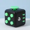 Fabricantes de origen en stock al por mayor 3.3cm agujero abierto cuadrado hilos de descompresión descompresión cubo de Rubik infinito dados juguetes