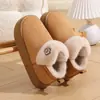 Pantuflas de algodón con tacón para mujer, para usar en invierno al aire libre, con lindos pompones, para uso en interiores en casa, felpa engrosada, cálidas, antideslizantes, zapatos de algodón de caña alta