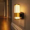 Luz nocturna enchufable GY225 con banda interior acrílica y enchufe giratorio, adecuada para dormitorio con función de sensor