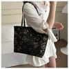 Bolsa Grande Estilo Fresco Pequeno Feminina 2024 Primavera e Verão Nova Moda Bolsas de Ombro Bordadas Borboleta Bolsas Tote Grande Capacidade Estilo Ocidental