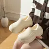 Bolsa impermeable para aumentar la altura y pantuflas de algodón para mujer, estilo nuevo de invierno para interior, con felpa adicional, cálidas, tipo "pisa-mierda", zapatillas de algodón para casa para mujer