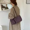 Bolsa de camurça simples de grande capacidade para mulheres, nova bolsa de ombro vintage para o outono e inverno de 2026, bolsa de mão tote
