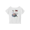 Camiseta Feminina Branca Decote Ombro a Ombro Manga Curta, Novo Estilo de Verão, Design Único de Desenho Animado, Modelagem Solta, Top de Um Ombro