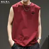 Chal bordado estilo americano para hombre, nuevo modelo verano 2026, fino, holgado, talla grande, blanco, adecuado para usar como capa exterior o top de gimnasio