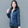 Jaqueta Casaco Casual Fashionável Estampada com Capuz Removível Feminina 2025 Nova Chegada Cardigan Jaqueta Corta-vento para Mãe de Meia-idade