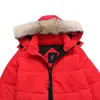 Parka de Penas Estendida CG Feminina Europeia e Americana Tendência Marca Nova com Bordado de Emblema Etiqueta, Alternativa a Produtos Europeus Transfronteiriços