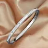 Pulsera de Acero Inoxidable con Cielo Estrellado que No se Desvanece para Niñas, Moda Versátil y de Alta Gama, Pulsera de Acero Inoxidable con Diamantes Completos y Diseño Redondo