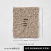Estilo cool ins, letras inglesas artísticas, cartões com franjas, nail art, joias, adereços de fotografia, decorações de fundo e peças de exibição