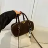 Bolso de mano retro mate de moda para mujer, nuevo bolso Boston cuadrado pequeño para hombro cruzado, simple y moderno 2025