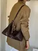 Bolso de axila de gran capacidad para mujer, nuevo bolso de hombro versátil casual 2026, bolso cruzado de alta gama vintage para el día a día