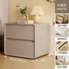 Mesa de noche moderna y sencilla, Almacenamiento de madera maciza estilo crema, No requiere instalación, Nueva mesa de noche de lujo ligero, Adecuada para dormitorio y uso en el hogar