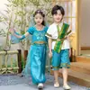 Ropa de Verano para Niños de la Minoría Étnica Dai para Actuaciones en Xishuangbanna, Disfraces para Niños y Niñas para Actuaciones del Festival de Salpicaduras de Agua de Yunnan