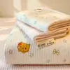 Funda de Cama Cálida Engrosada Juego de Tres Piezas Vellón de Leche Temporada de Otoño e Invierno Protector de Cama Cubierta de Cama Más Terciopelo Simple para Cama Cubierta Protectora