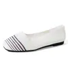 Sapatos de mola rasos para pessoas preguiçosas, sapatos de mola únicos femininos, novidade primavera verão 2026, comércio exterior, versátil, para o trabalho, sapatos de mola confortáveis femininos, para uso externo