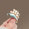Retro Elegante Francés, Moderno Broche Mariposa de Diamantes Rojos, Ropa de Alta Gama, Accesorios para Abrigos, Broche Corsage
