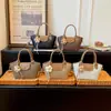 Bolsa Feminina de Ombro Único 2026 Novo Estilo Grande Capacidade Versátil Nicho Feminino Luxo Leve Transversal de Mão para Mulheres