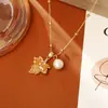 Colar Popular de Folha de Bordo Degradê com Pérolas, Estilo Maillard Retrô, Colar de Temperamento Elegante, Corrente de Clavícula Fashion de Alta Qualidade