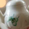 Tetera de Cerámica Arita-Yaki Pintada a Mano de Forma Creativa con Color Bajo Esmalte, Pieza Única, Alto Valor Estético, Tamaño Pequeño, para Uso Doméstico
