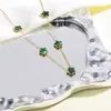 Juego de joyería de acero inoxidable de trébol de cinco hojas, pulsera, collar y juego de pendientes de flor de cinco hojas simple y elegante, joyería que no se decolora