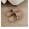 Sapatos Birkenstock de Lã com Solado Grosso e Pantufas Fechadas de Meio com Lã para Mulheres Uso Externo 2026 Novo Outono/Inverno Aumento Interno de Altura Pantufas de Algodão com Pelo