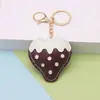 Llavero Creativo de Fresa con Borla y Cascabel de Cuero PU Llavero de Coche Colgante para Bolso Lindos Accesorios para Auriculares
