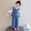 Conjunto Casual de Desenho Animado para Meninas, Estilo Primavera e Outono, Colete Jeans Estiloso para Bebês Meninas, Roupa de Primavera, Conjunto de Três Peças Moda Infantil